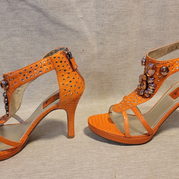 Size 8 Orange Leather and rhinestone 3.9 inch heel pumps. Chi By Faichi brand. - Picture 2 of 8